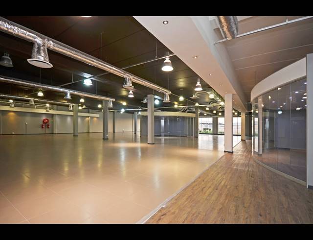 8,760M² WAREHOUSE TO LET IN LINBRO PARK
